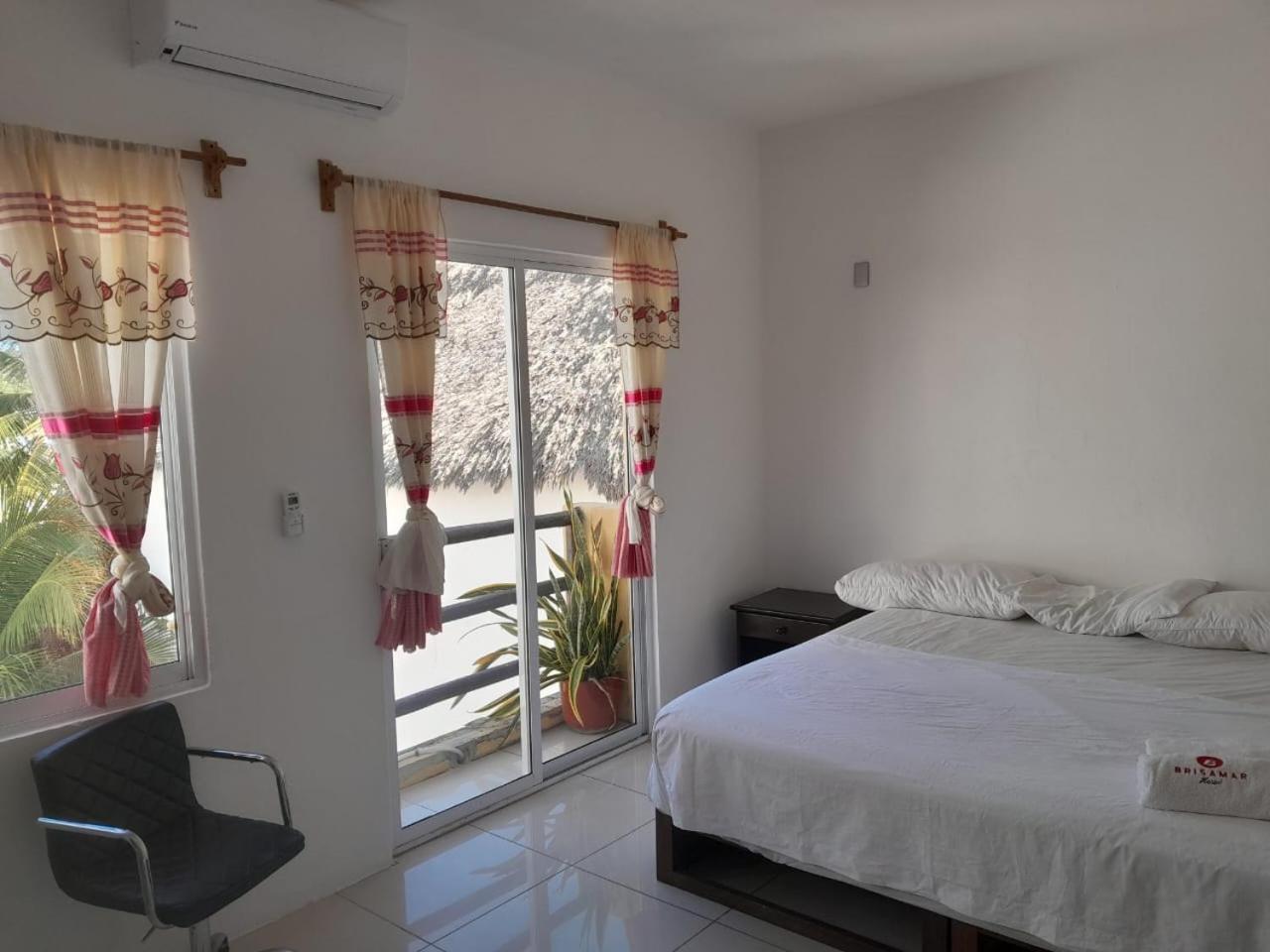 Brisamar Guesthouse Puerto Escondido  Esterno foto